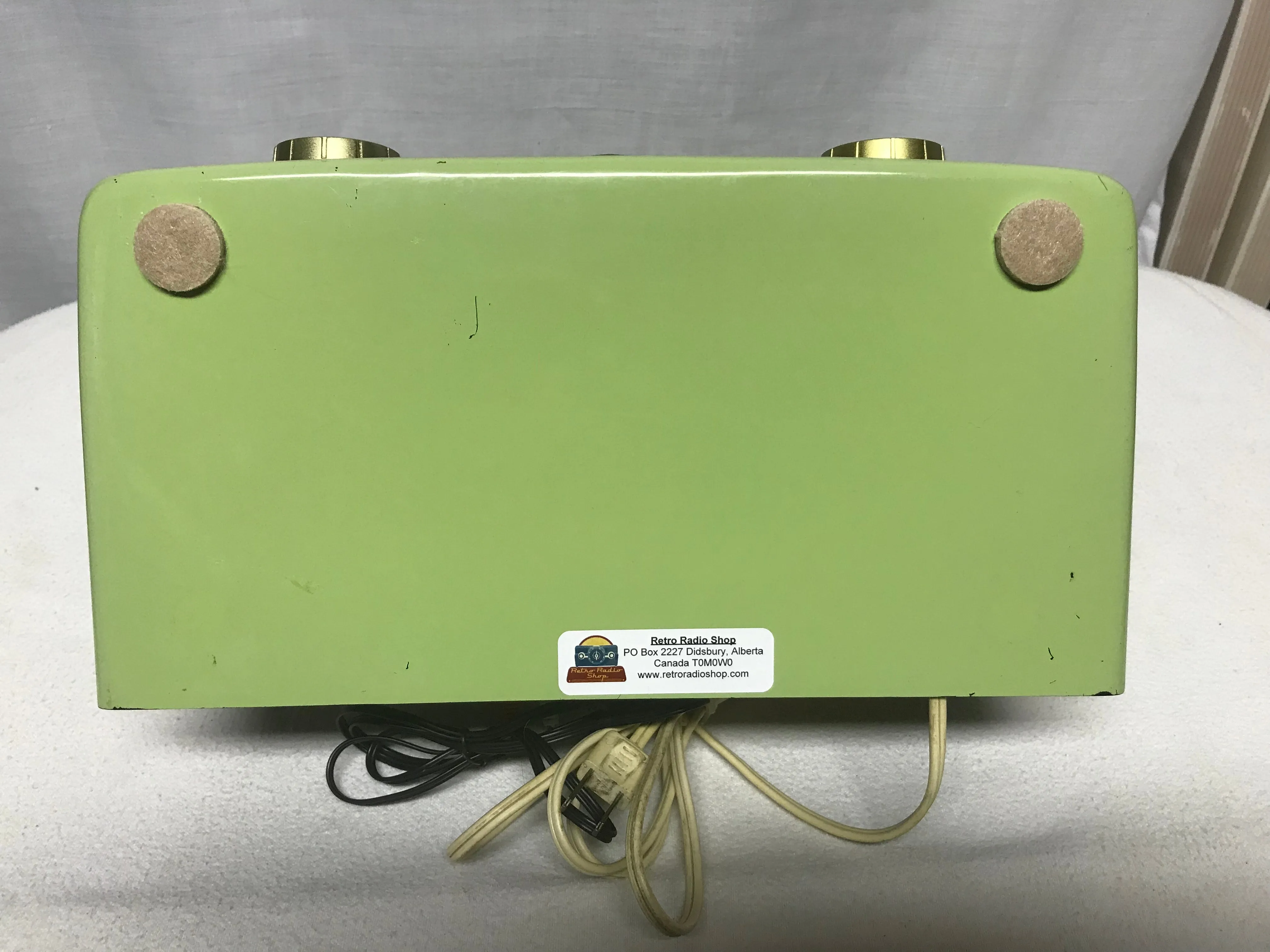 1953 Crosley E-15 "Dashboard" Tube Radio With Bluetooth input.