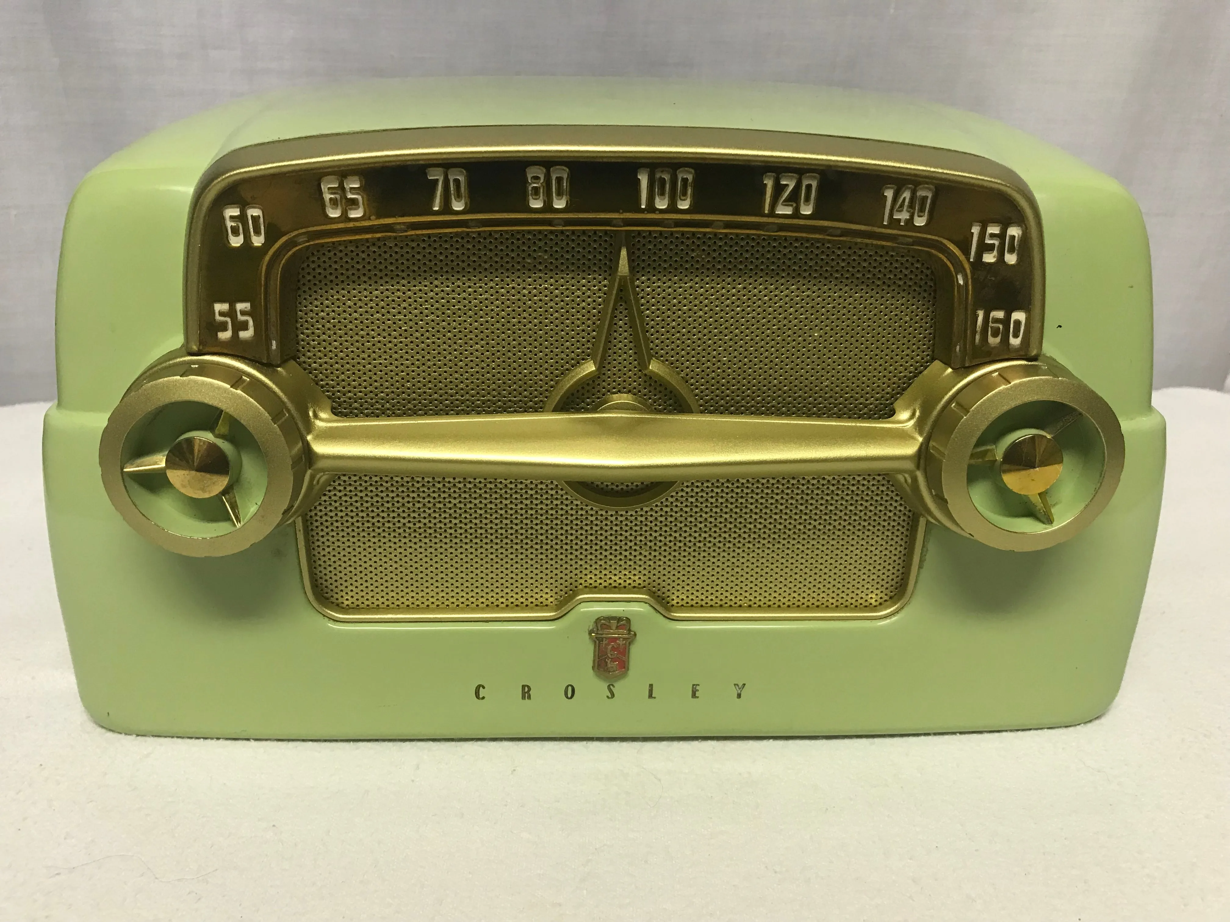 1953 Crosley E-15 "Dashboard" Tube Radio With Bluetooth input.