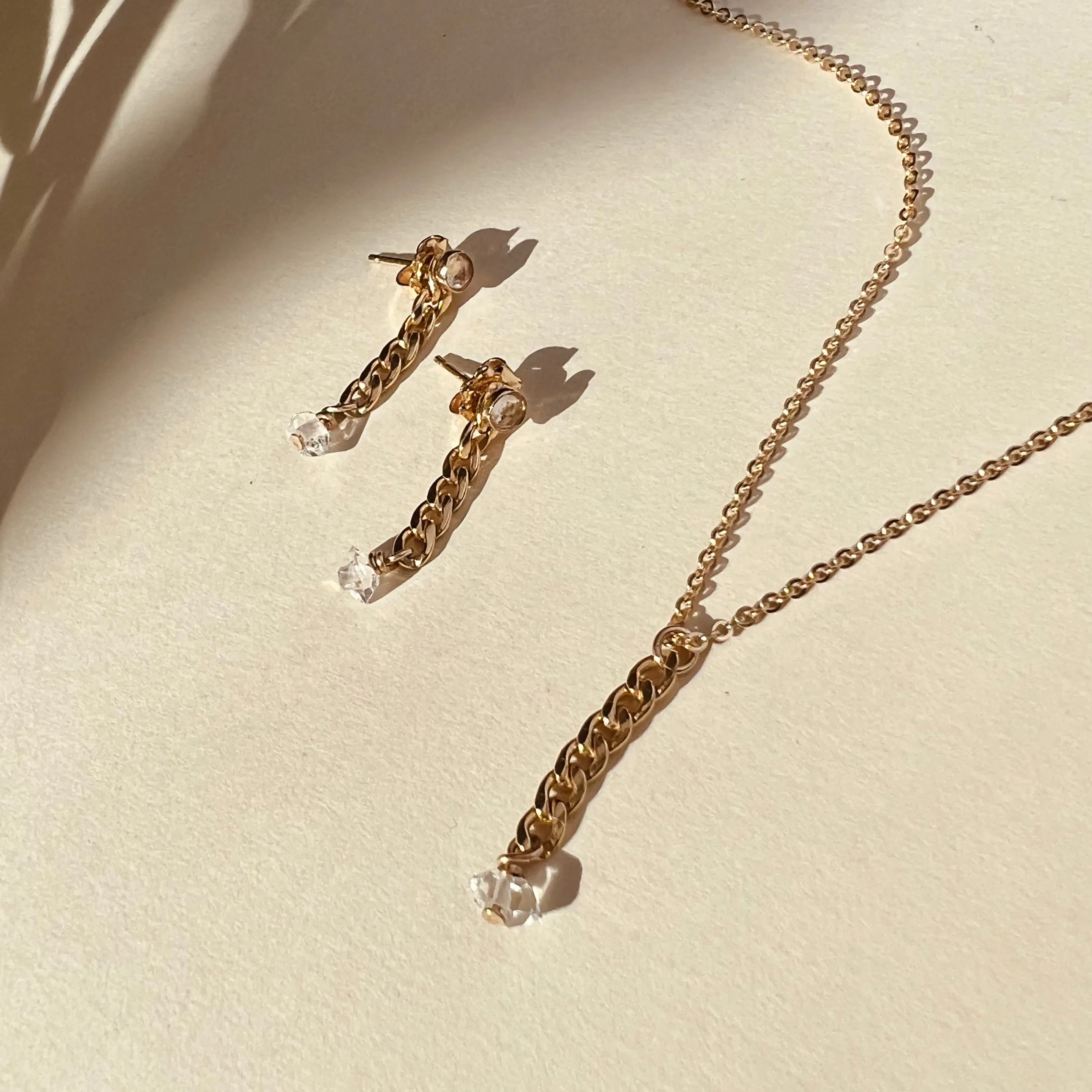 ALILA NECKLACE