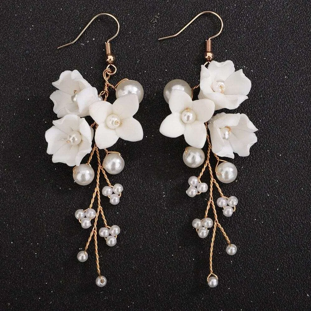 Ceramic White Flower Bridal Earrings, Wedding Ceramic Flower Ear Studs, White Clay Floral Earrings for Brides