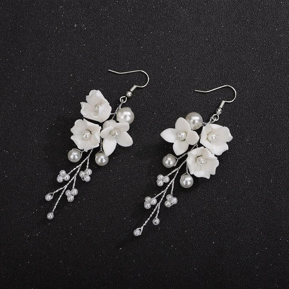 Ceramic White Flower Bridal Earrings, Wedding Ceramic Flower Ear Studs, White Clay Floral Earrings for Brides