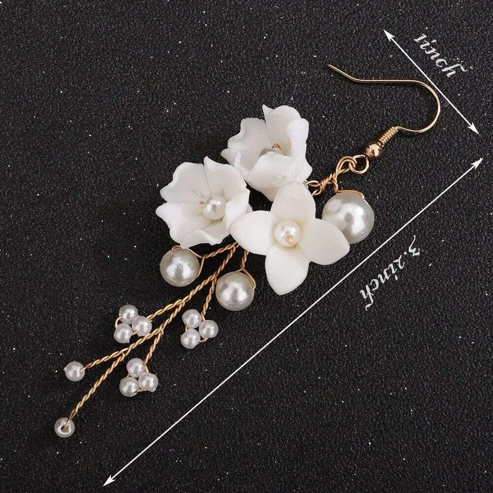 Ceramic White Flower Bridal Earrings, Wedding Ceramic Flower Ear Studs, White Clay Floral Earrings for Brides