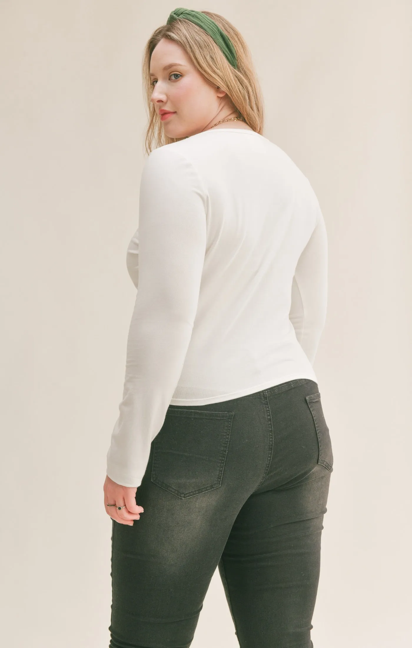 Curvy Top of Class Scoop Neck Top