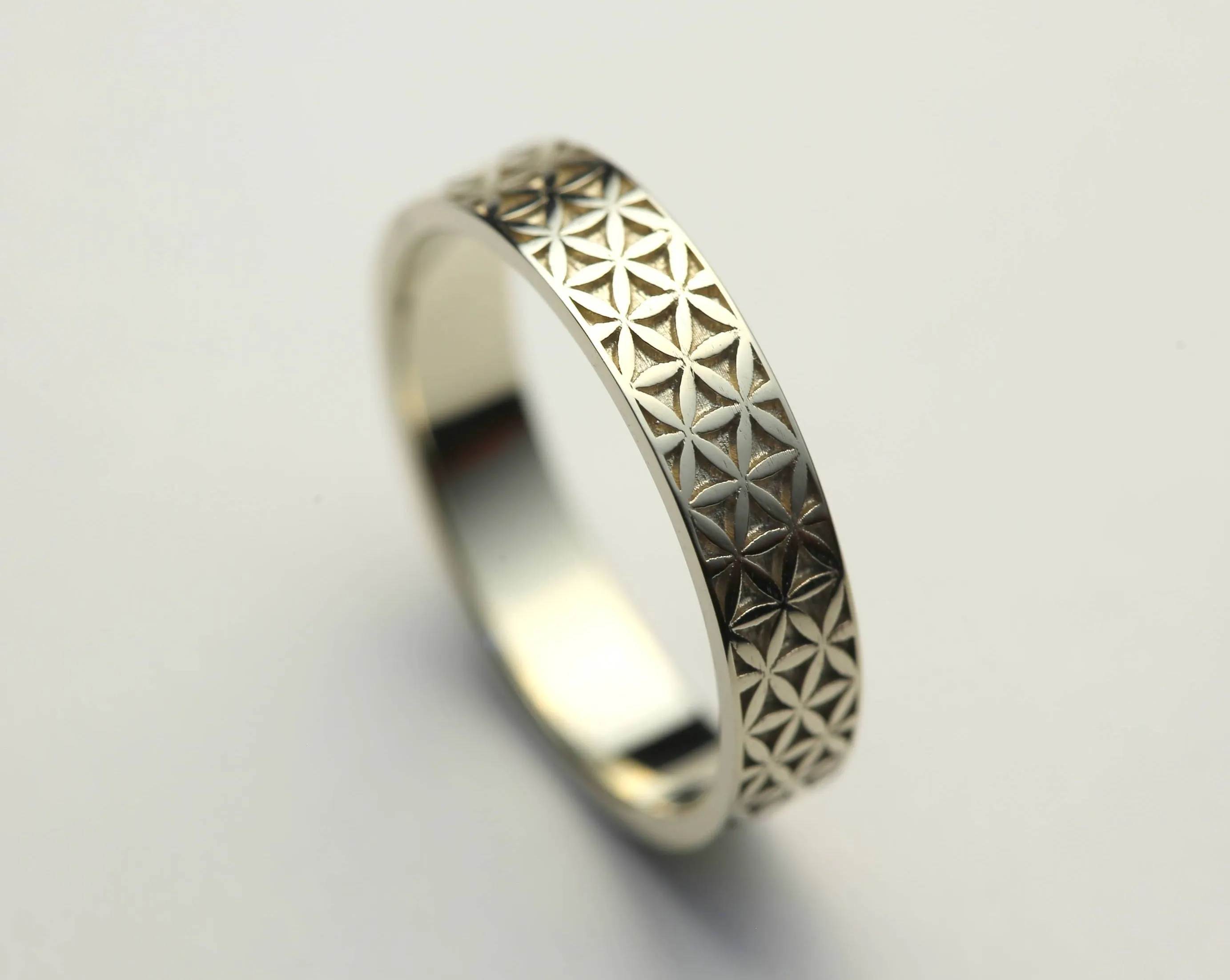 Flower of Life Wedding Ring in 14k White Gold - Size 5.75
