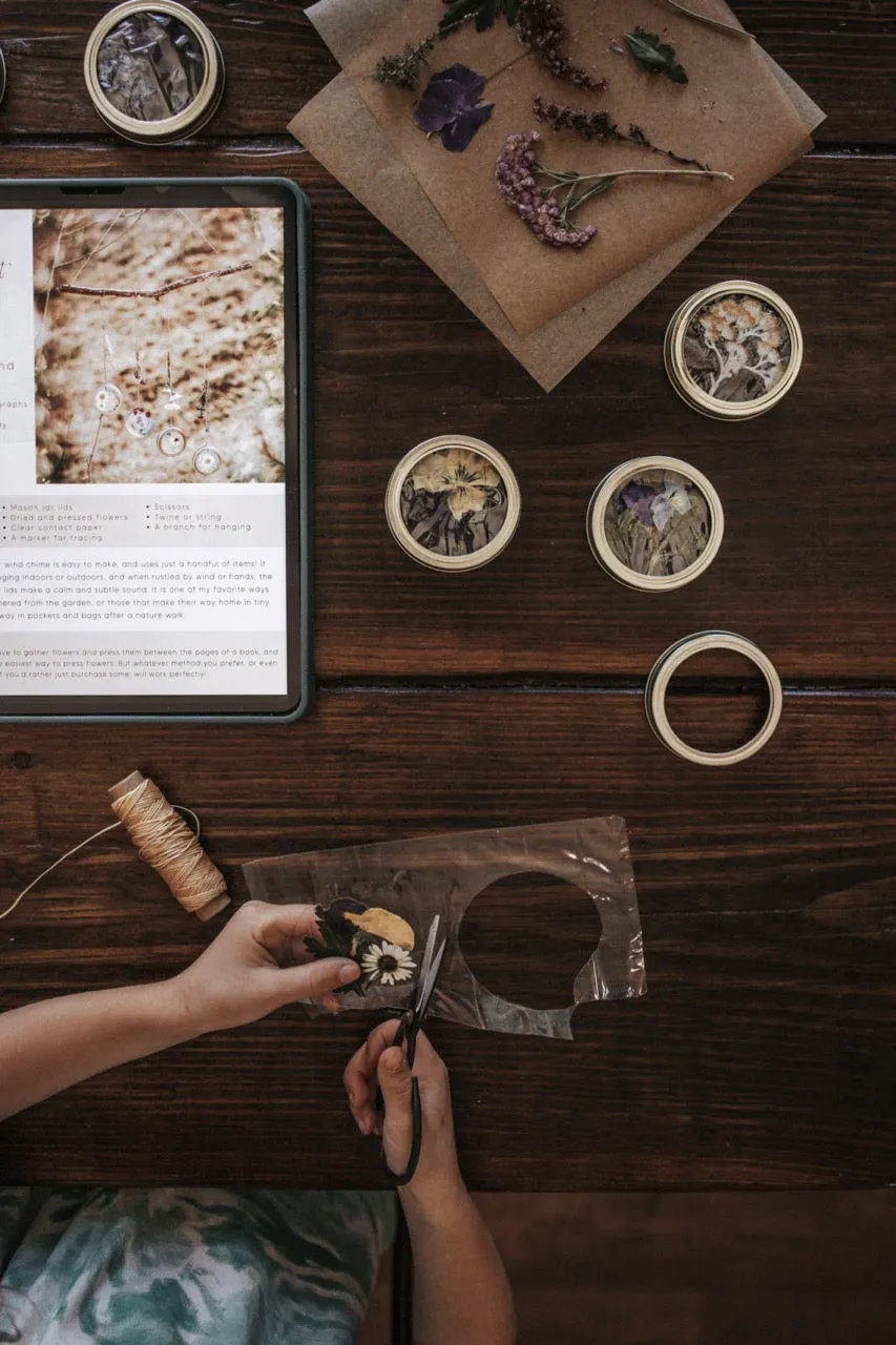 Nature Handicraft Ebook Vol. 1: A Year of Nature Handicrafts