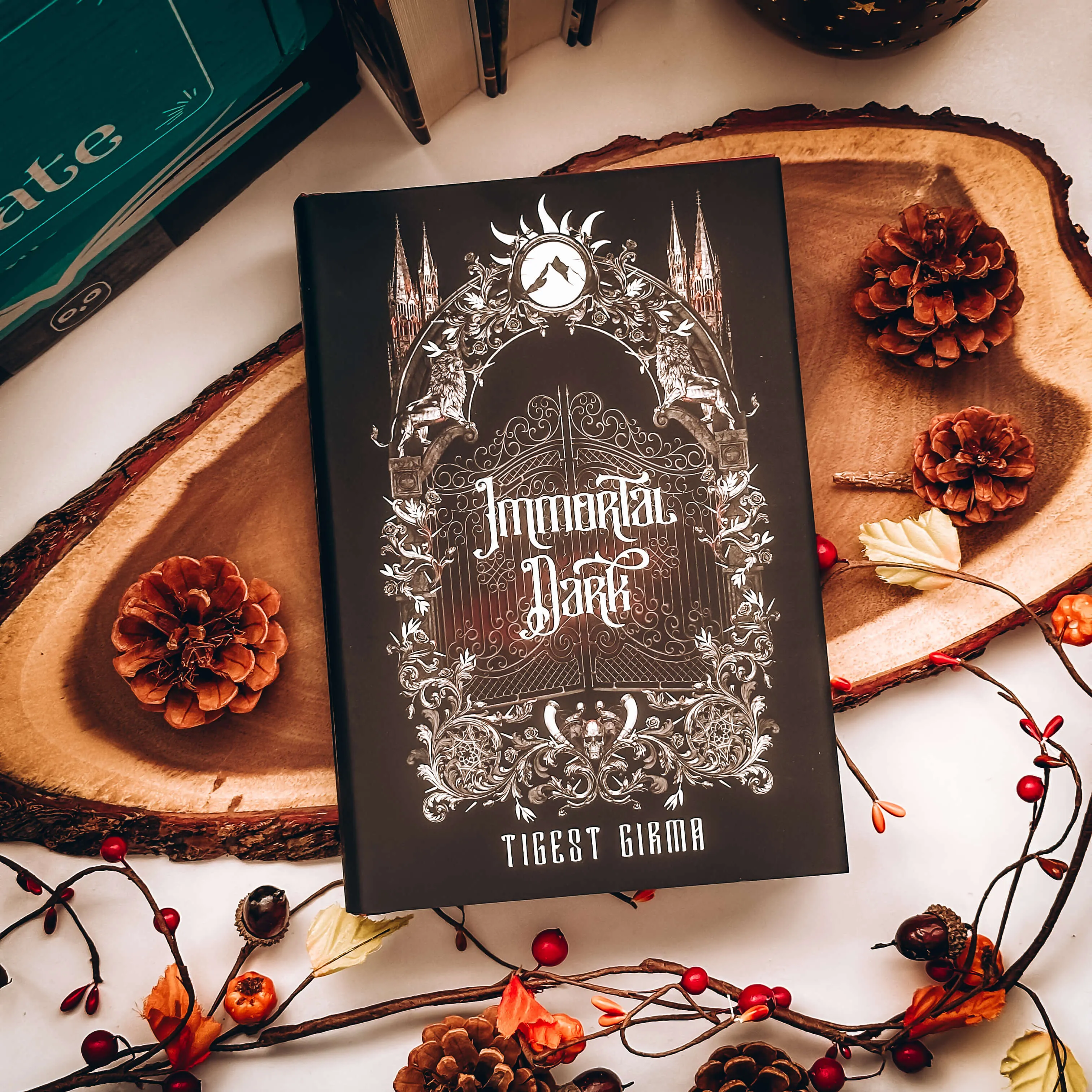 OwlCrate 'BLEED YOU DRY' Box