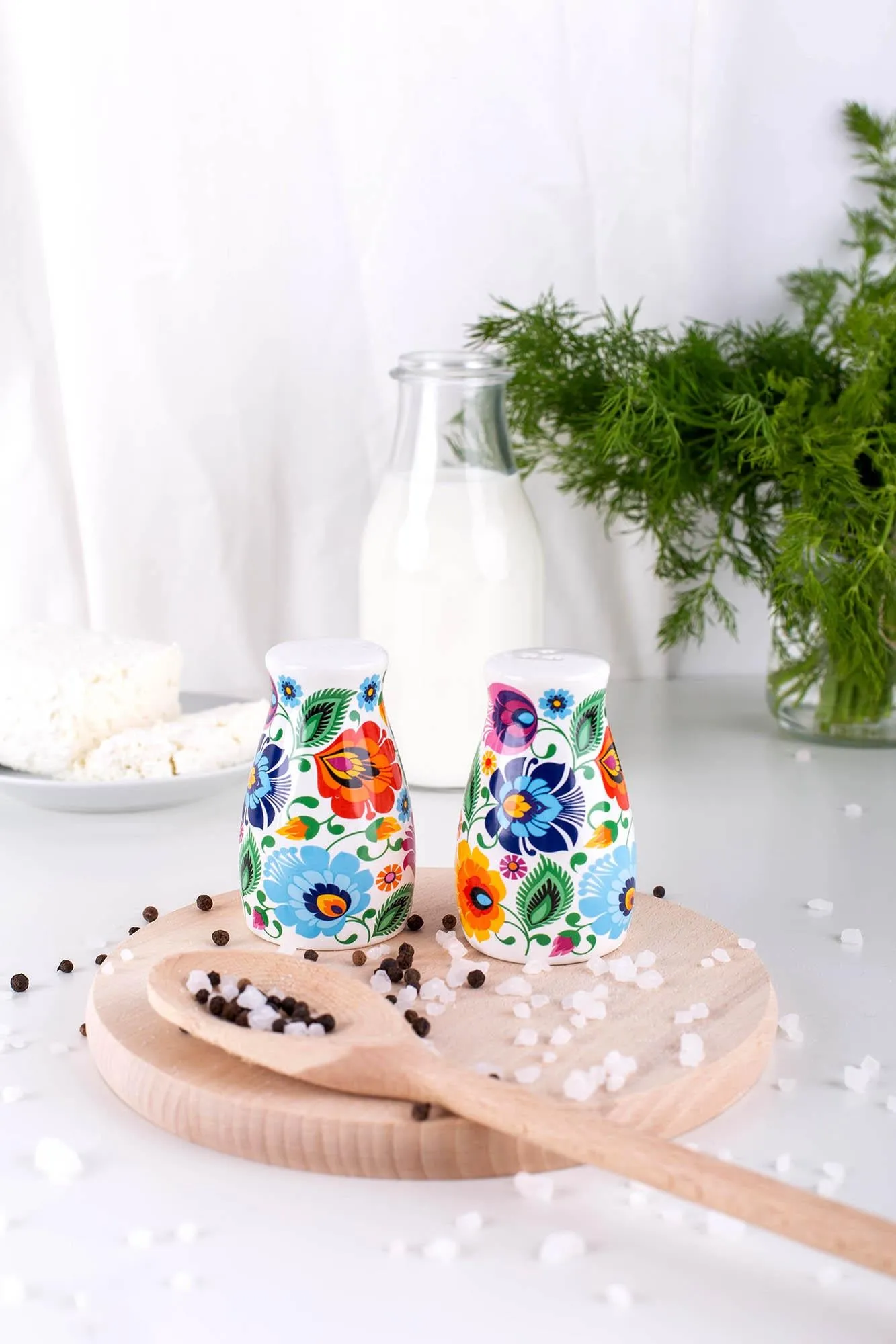 Polish Lowicz Folk Art Salt & Pepper Shaker Set in Box