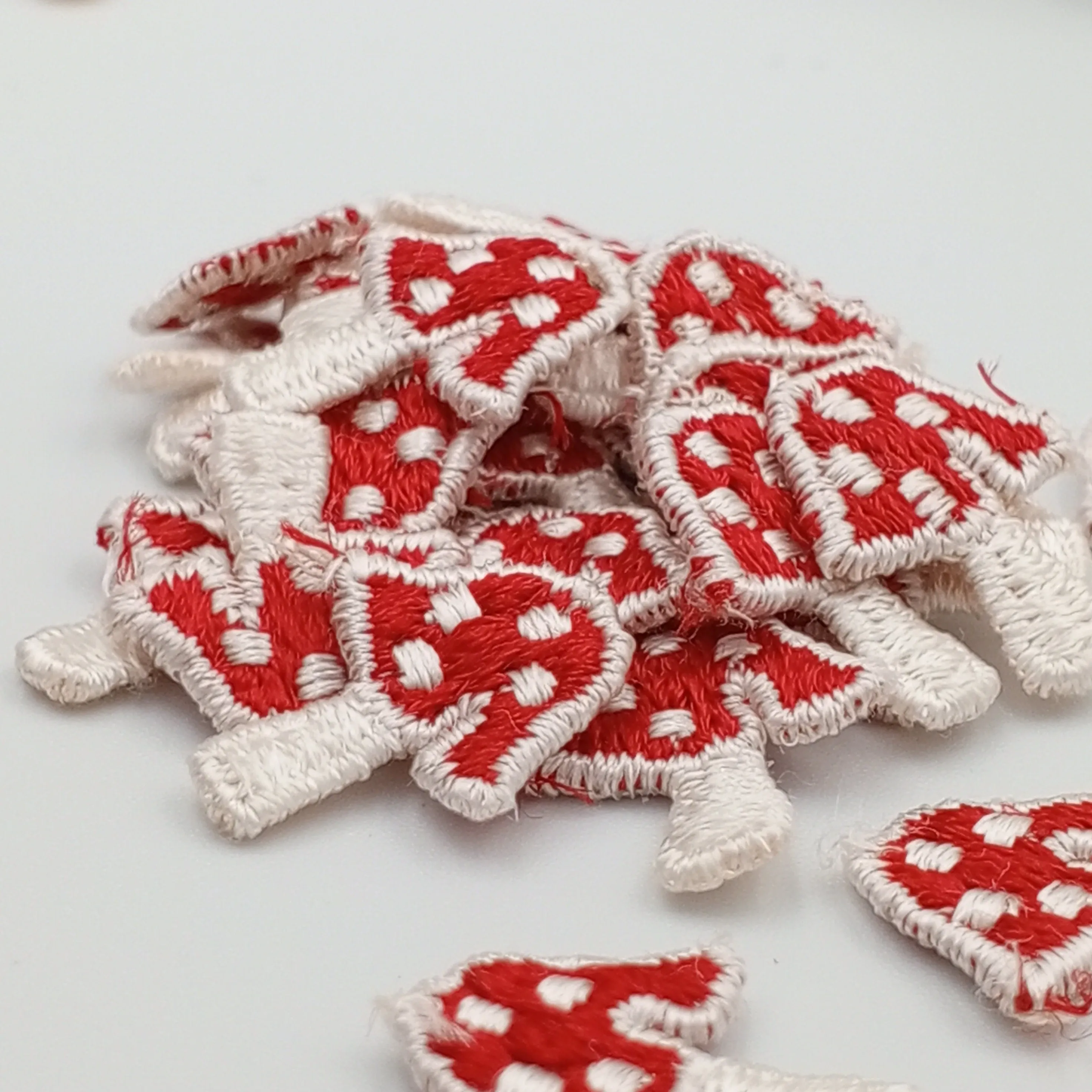 Small VINTAGE Little Mushrooms appliques sewing cute tiny red mushroom Patches #364