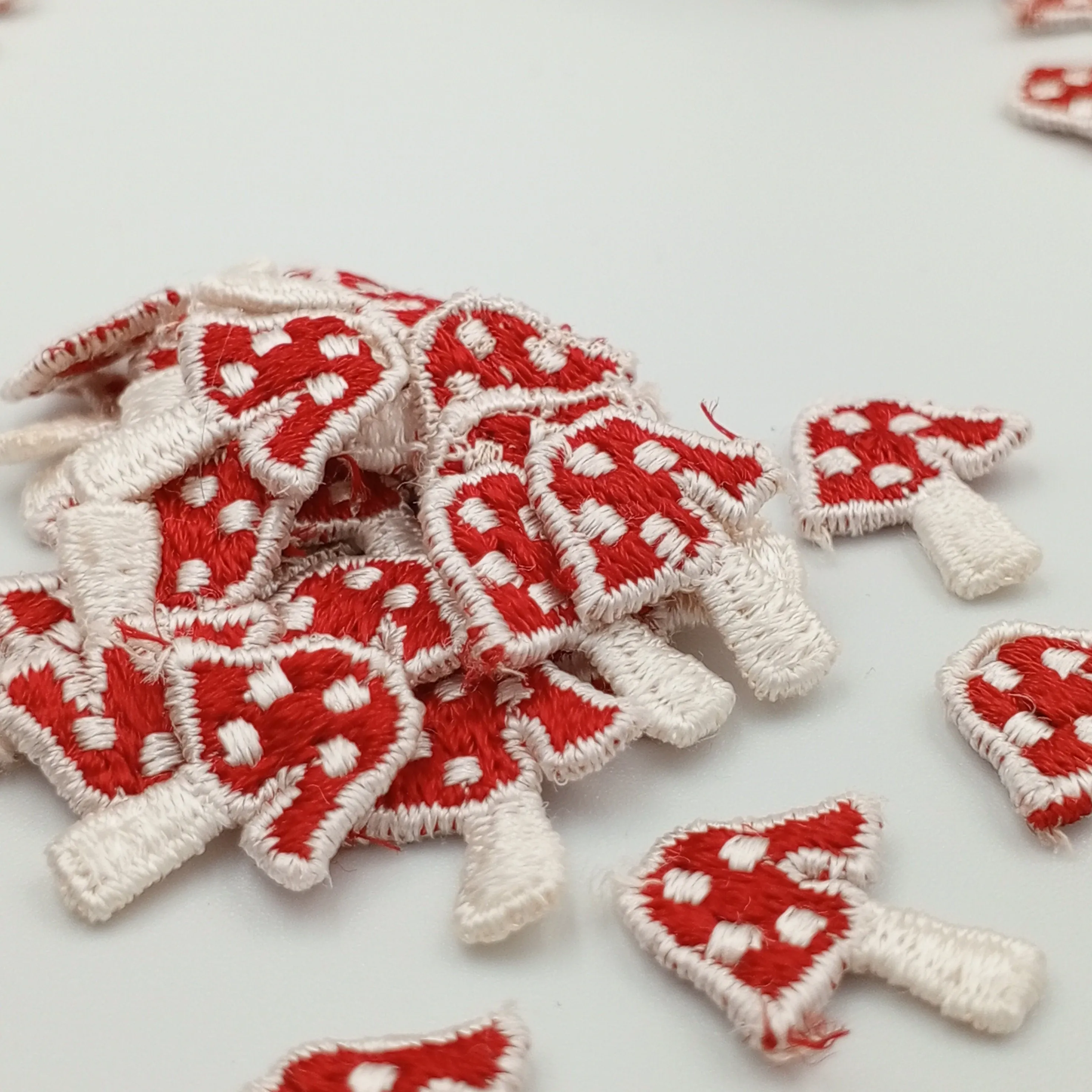 Small VINTAGE Little Mushrooms appliques sewing cute tiny red mushroom Patches #364