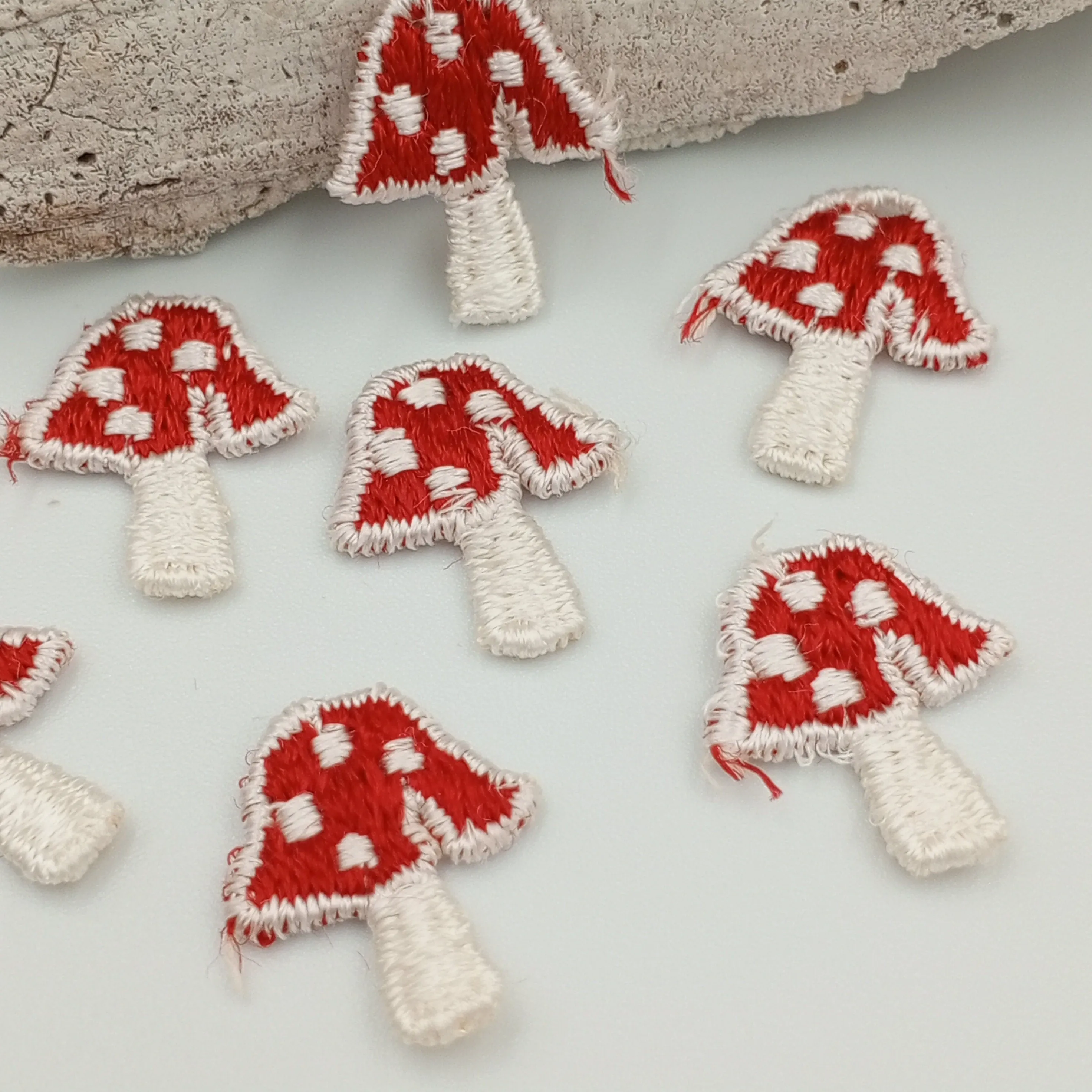 Small VINTAGE Little Mushrooms appliques sewing cute tiny red mushroom Patches #364