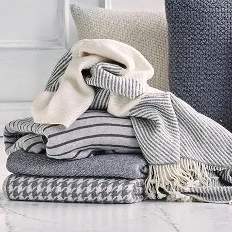 Solene Throw