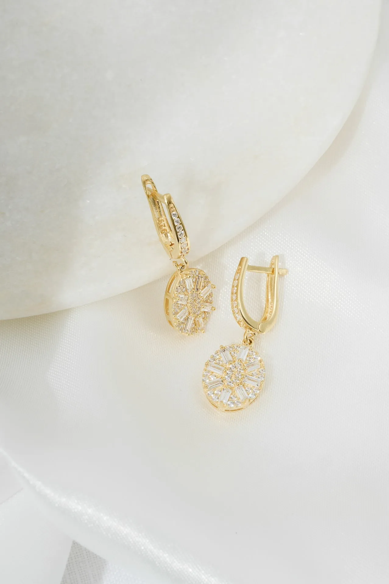 Uptown Oval Drop Earrings: Gold